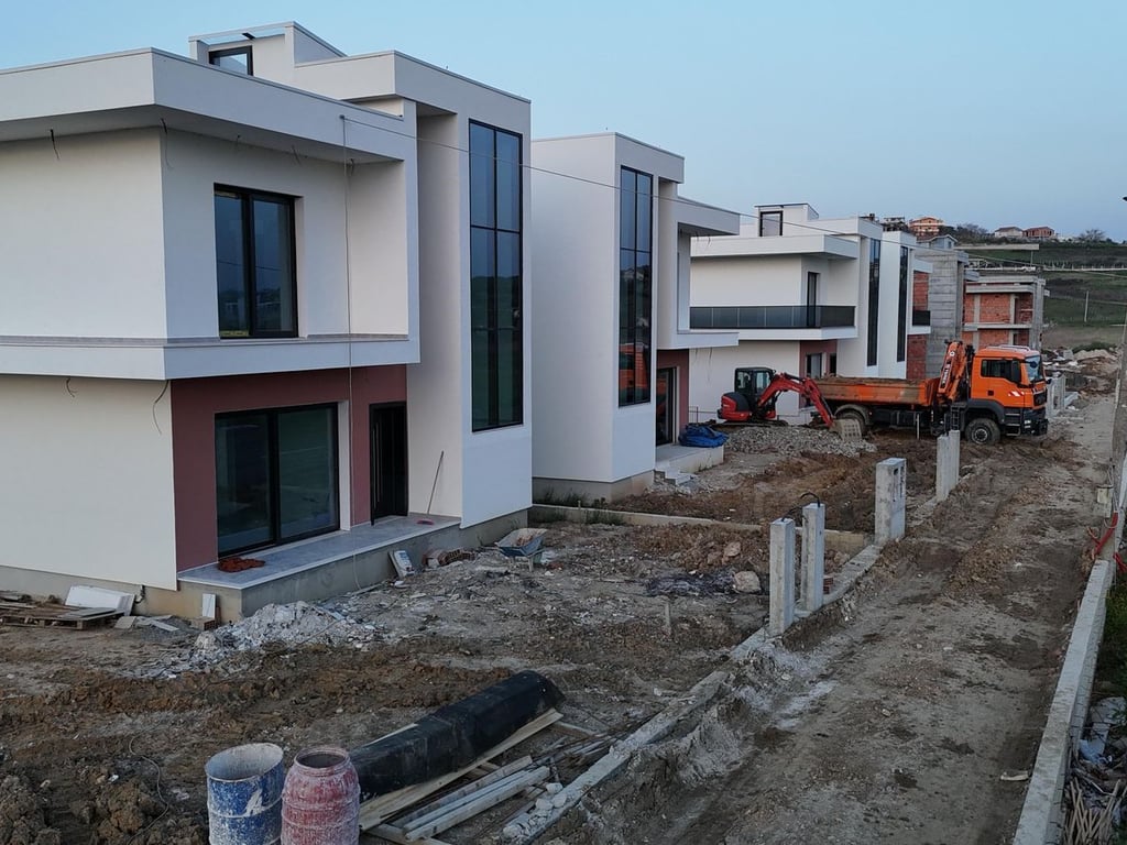 ESCLUSIVO! VENDITA DI VILLA INDIVIDUALE CON PISCINA NEL GOLFO DI LALZI 340.000 € POSSIBILITÀ DI PAGAMENTO A RATE