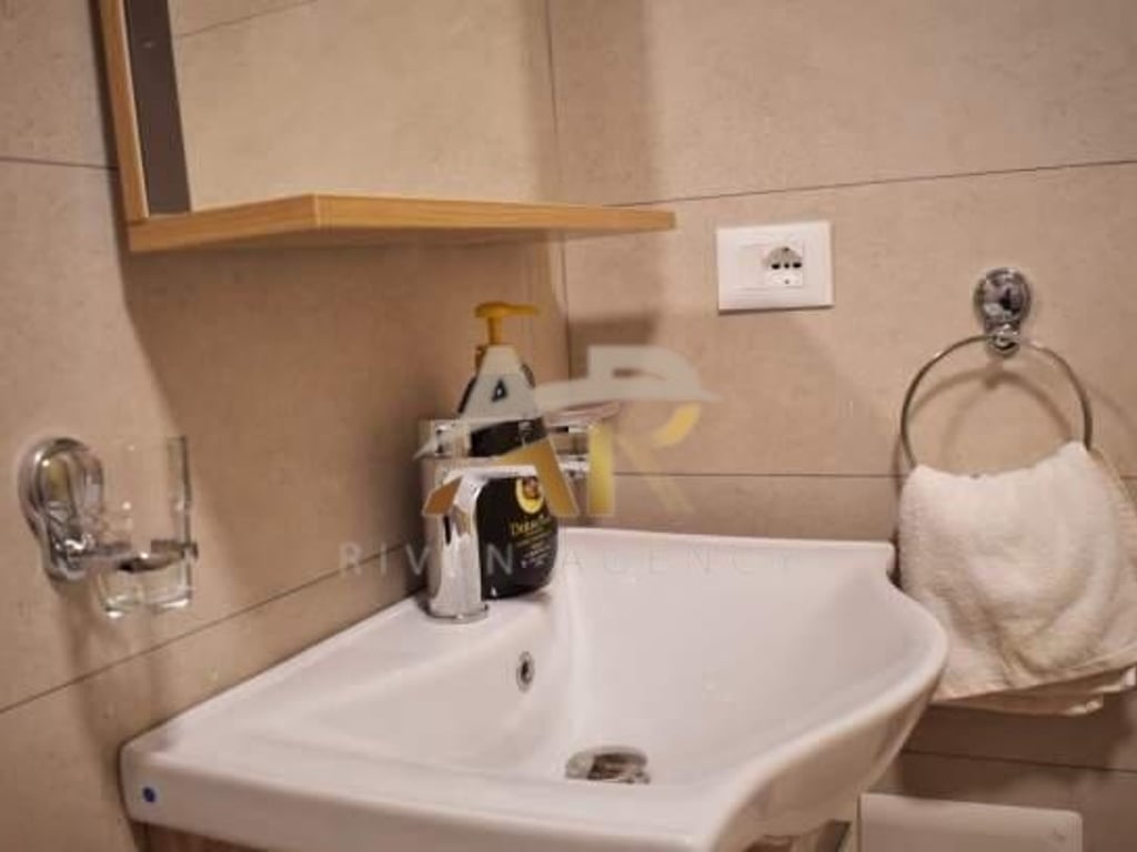 Jepet me qera apartament 2+1+2 tek 21-Dhjetori