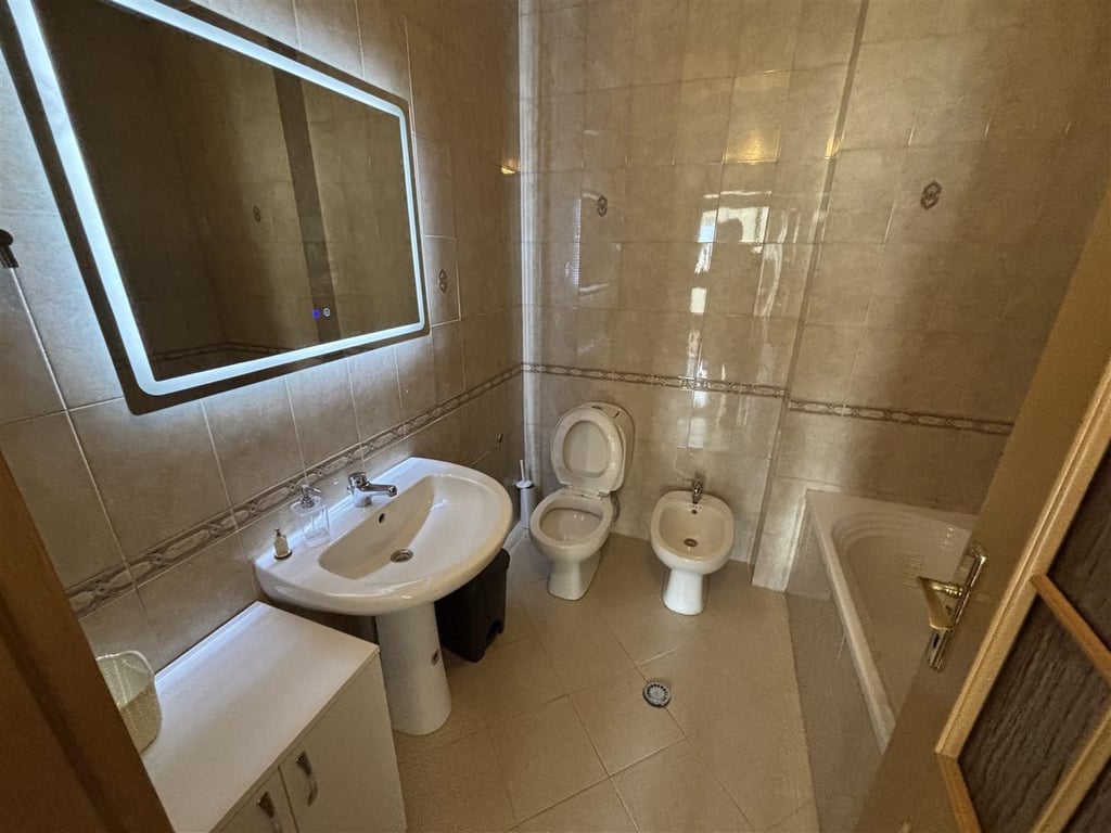 Apartament 1+1 per qira ne Bllok