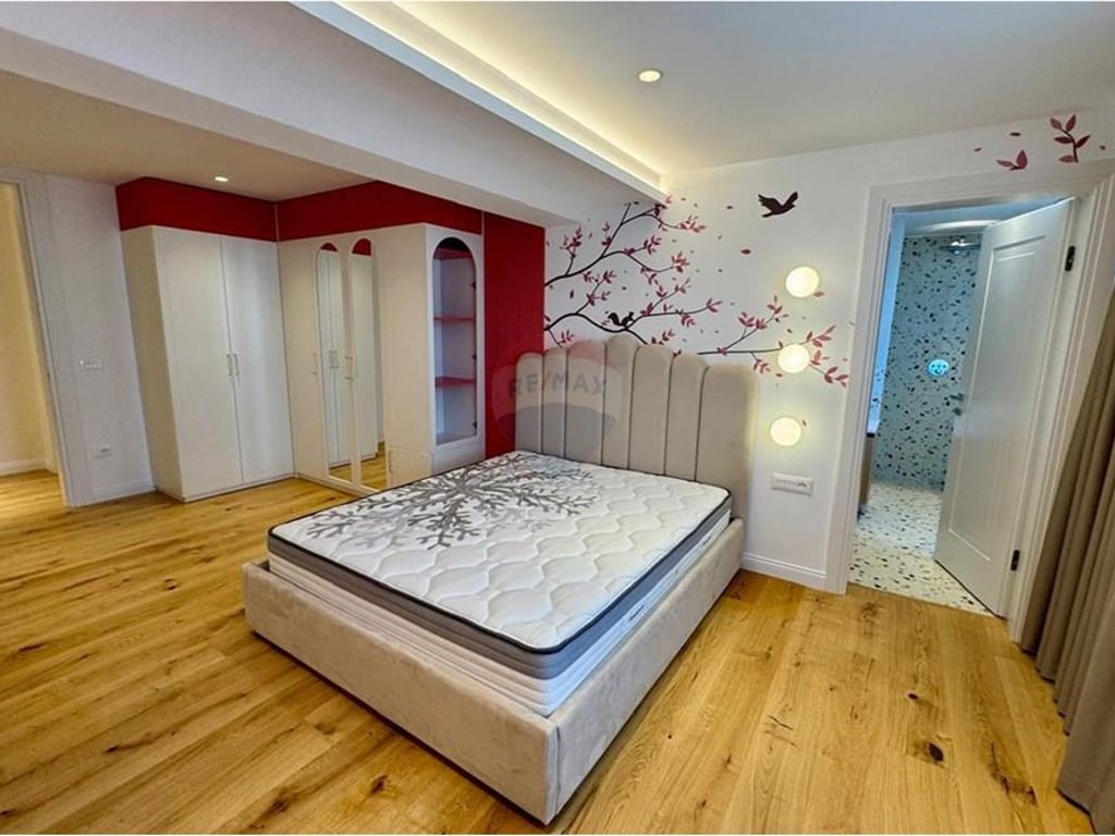 PENTHOUSE PER SHITJE TEK LIQENI I THATE