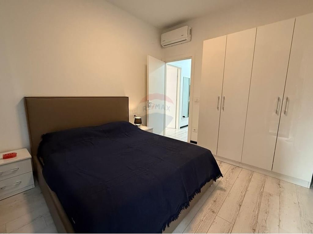 Apartament 2+1+post parkimi me qira Rr.Elbasanit