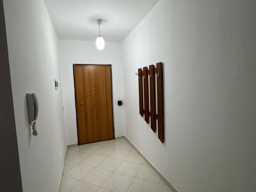 1+1, arredato in via Elbasani, 500 euro