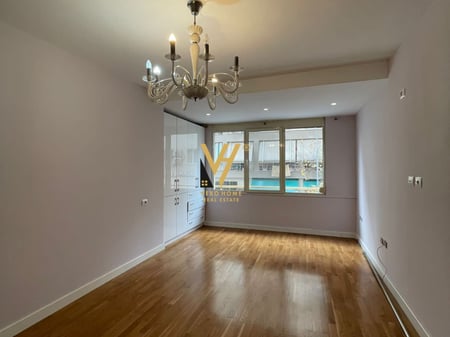 JEPET ZYRE 145 M2 ME QERA TE KOPSHTI ZOOLOGJIK 950 EURO