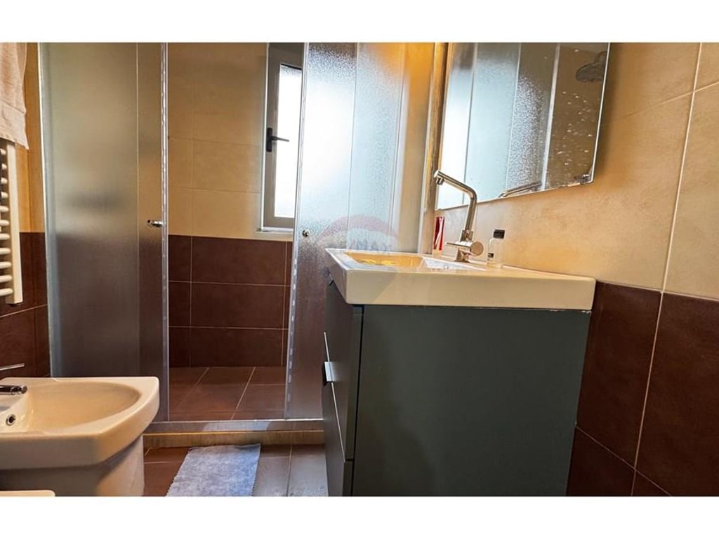 Apartament - Për Qira - Komuna e Parisit - Kompleksi Dinamo