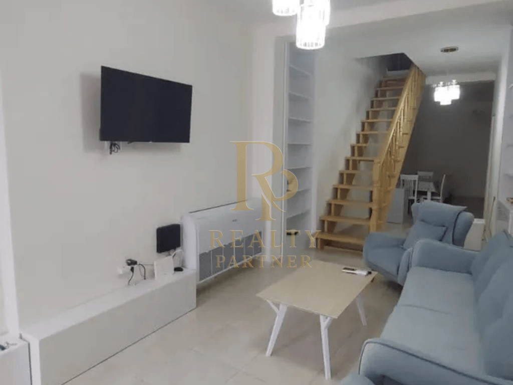 JEPET ME QIRA , SHTËPI PRIVATE (DUPLEKS) NE QENDER-Tirane