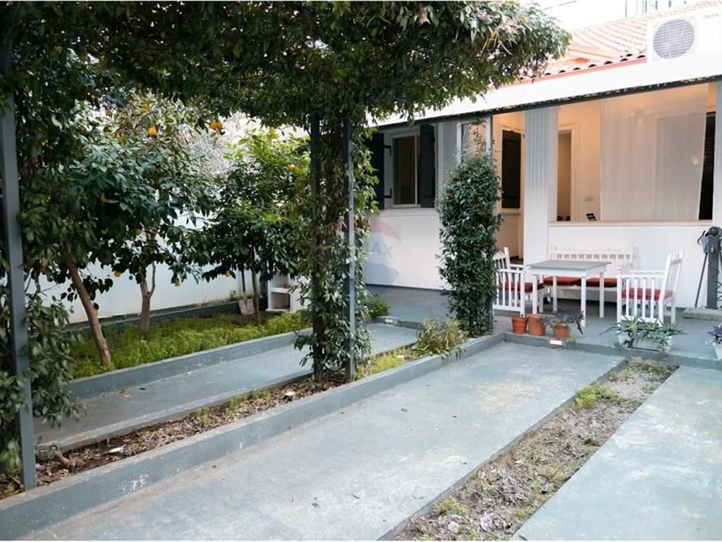 Villa for rent near Petro Nini Luarasi School!