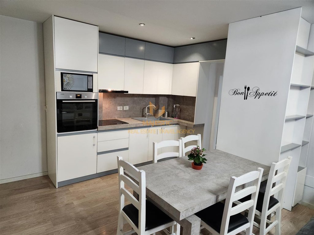 A 2+1 apartment is available for rent on Bill Clinton Street, Kodra Diellit.