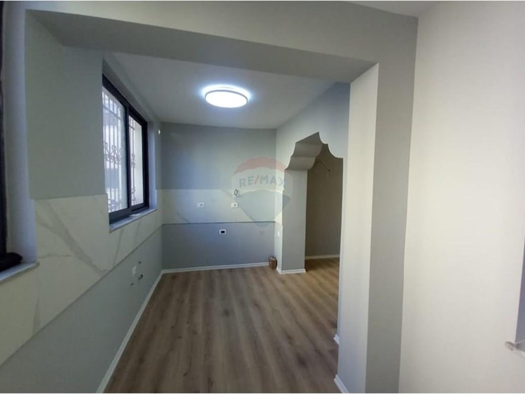 Shitet apartament 2+1 ne Myslym Shyri