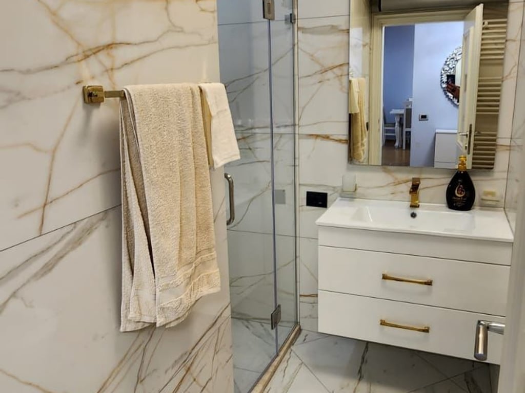 2+1+2 Apartment for Rent on Zogu 1 Boulevard, near Flori Farma. Price: 650 euros