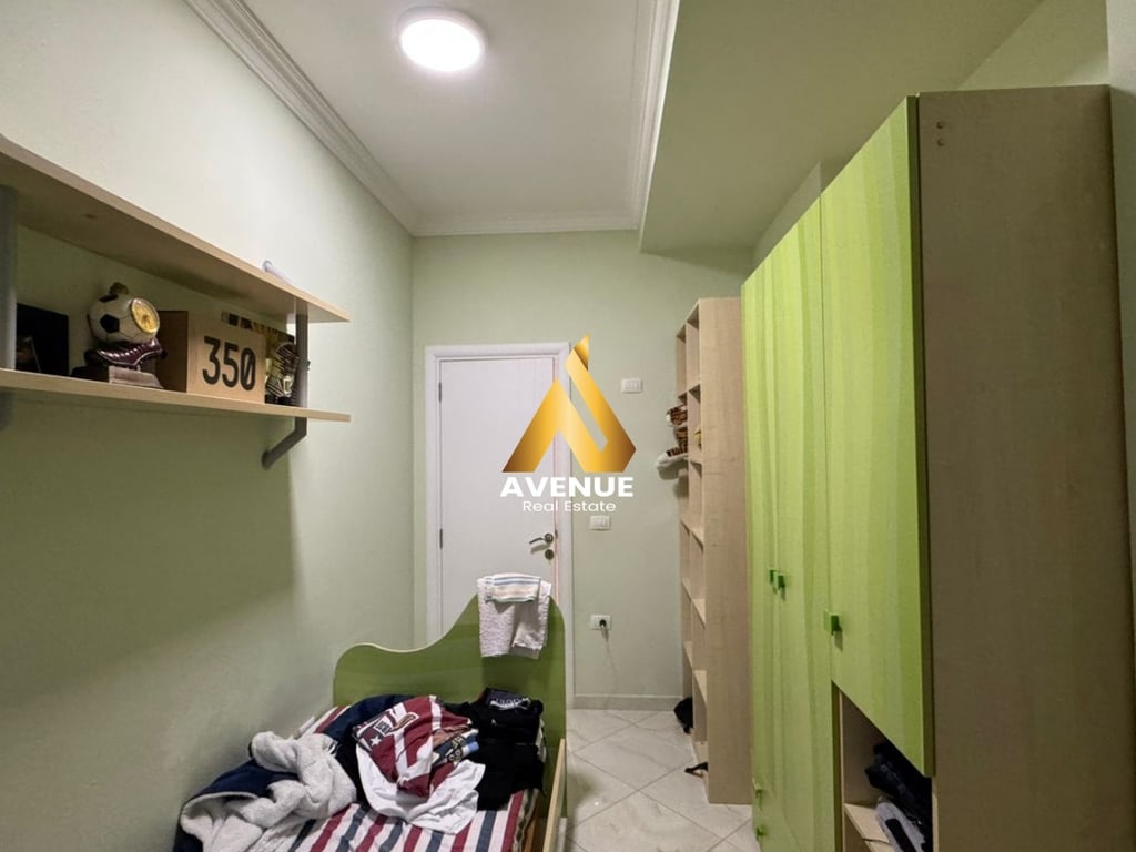 SHITET APARTAMENT 3+1+2, I MOBILUAR, LIQENI I THATE, PRANE HOTEL RADISONIT, TIRANE