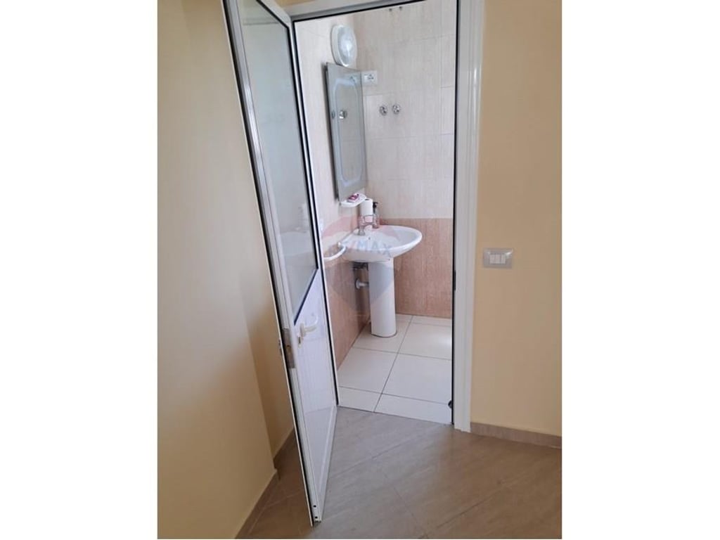Store for sale in Vasil Shanto