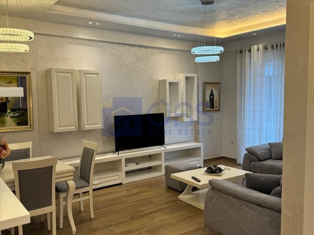 A 2+1 apartment is for rent on Kavaja Street for 600 euros.