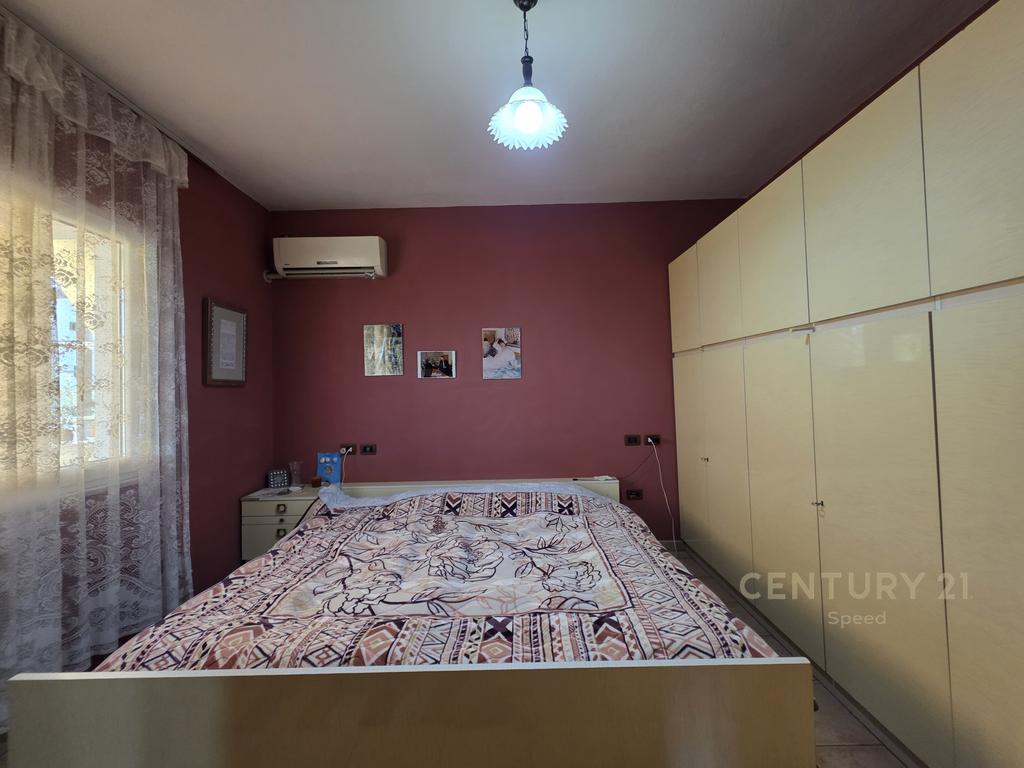 SHESIM VILE TRE KATESHE PRANE KODRES SE PRIFTIT !!