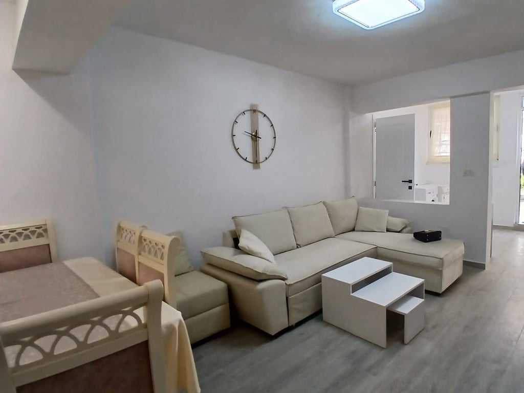 Appartamento 2+1 in Affitto, Via Durresit Prezzo: 600 euro