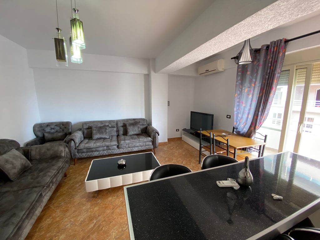 Shitet apartament 1+1 ne plazh, Durres!