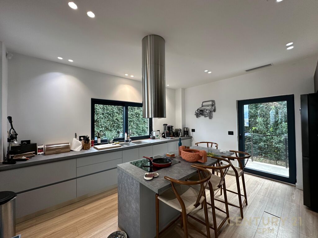 🏠 Villa Available at the Dry Lake