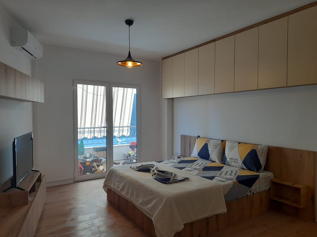 Garsoniere me qera tek Rruga e Kavajes