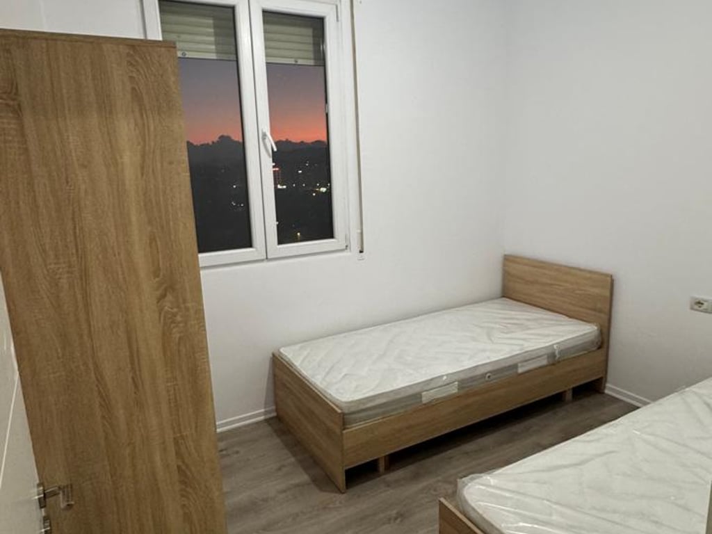 A 3+1+2 apartment is for rent at the former Aviation Field.