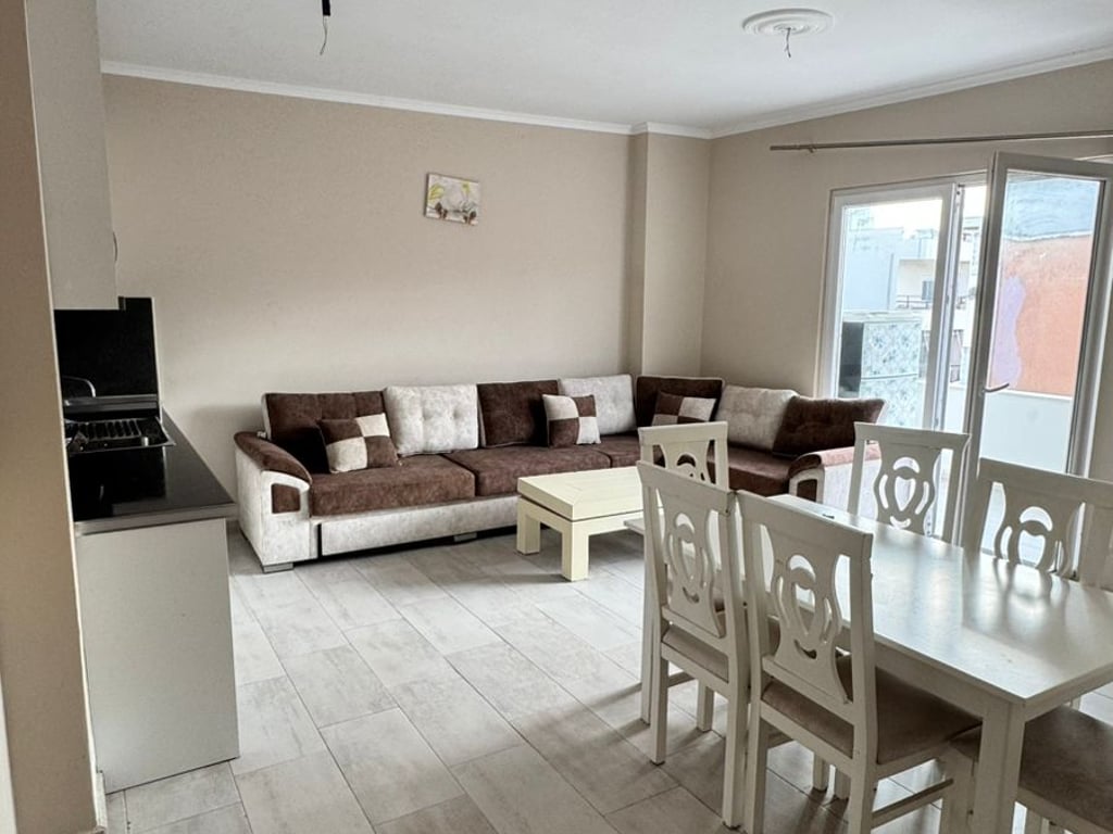 Shitet Apartament 1+1 i mobiluar me Hipotek ne plazh Durres