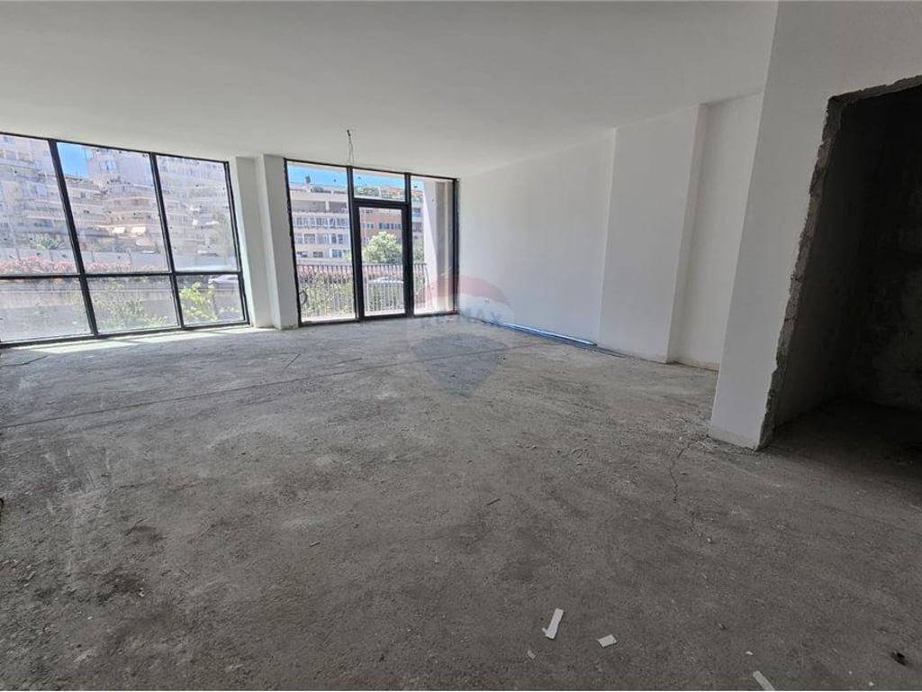 Business unit for sale at Lake View