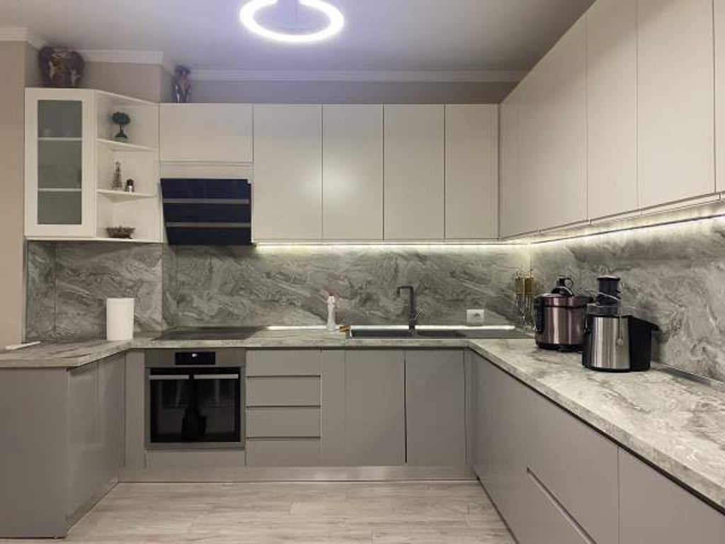 APARTMENT FOR RENT 2+1+2 PARKING SPOTS 700 EURO GOLDEN PARK COMPLEX