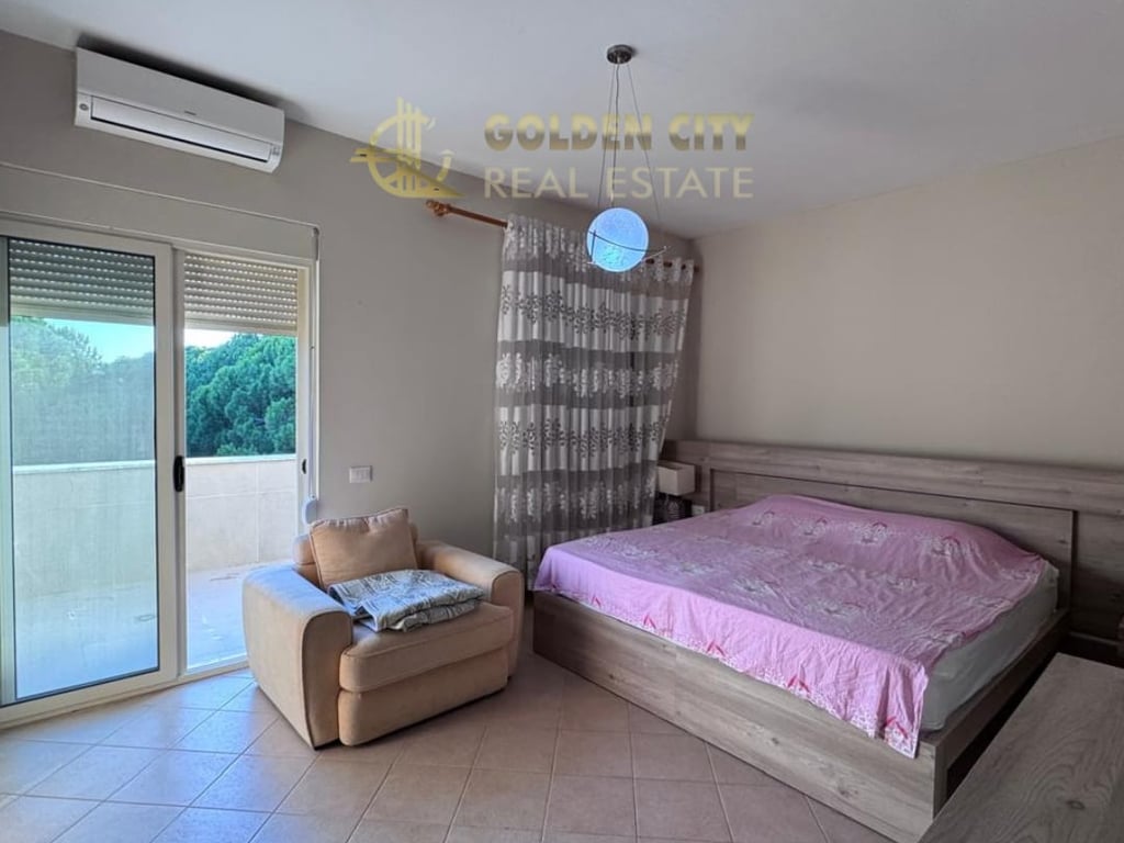 Ofrojme per shitje pentause 2+1+2. 210m2