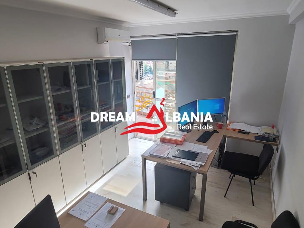 Shitet Super Apartament 2+1 prane Rruges se Kavajes (ID 41211725)