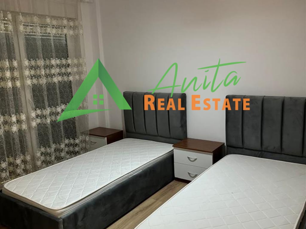 Liqeni i Thate ofrojme per qira apartament 2+1