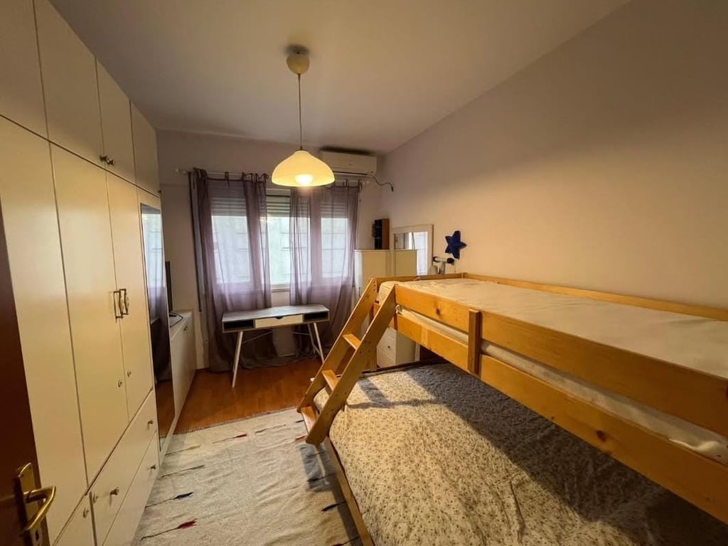 Aprtament 2+1 me qira tek Komuna e Parisit