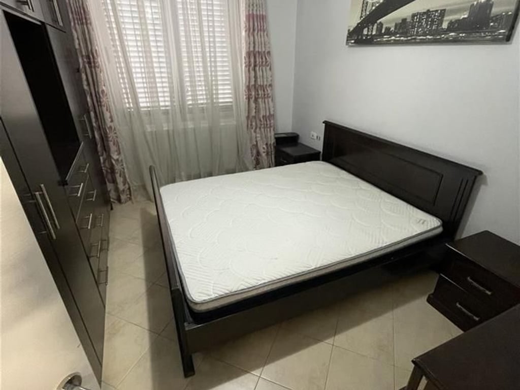 Jepet me qera apartament 2+1+ garazhd te Kodra e Diellit 1