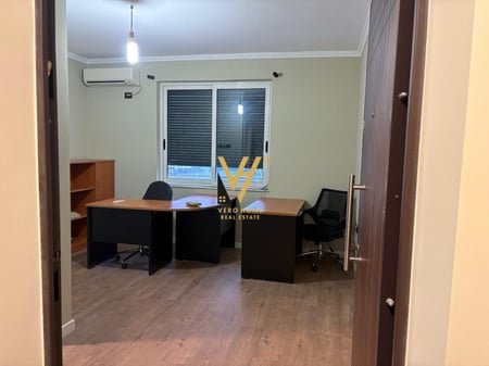 OFFICE 55 M2 FOR RENT NEAR THE UNIVERSITY BOOKSTORE 650 EURO
