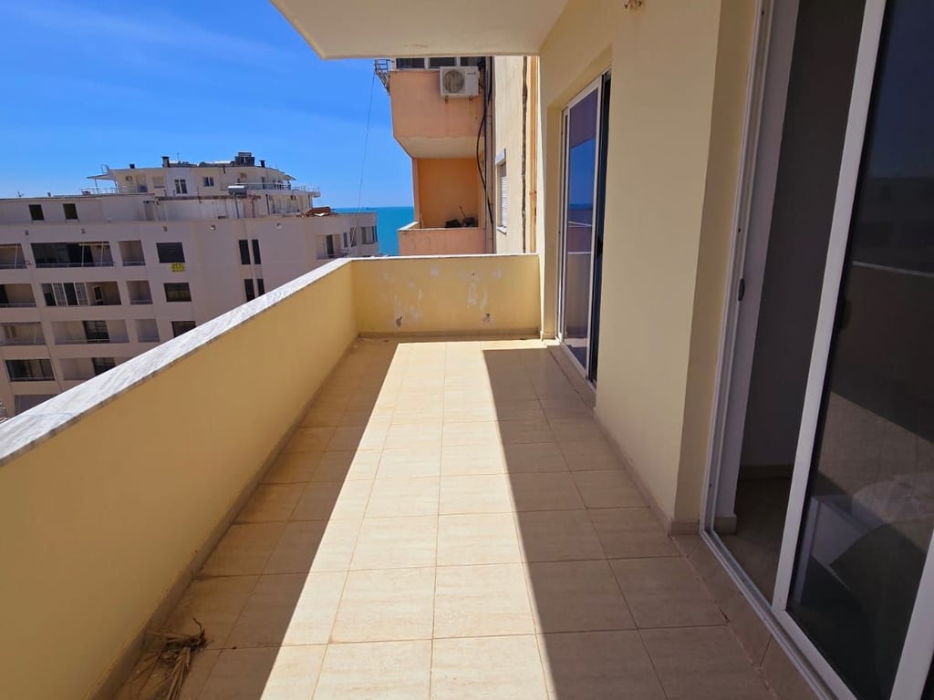 SHITET APARTAMENT 2+1 NE PLAZHIN HEKURUDHA, DURRËS 