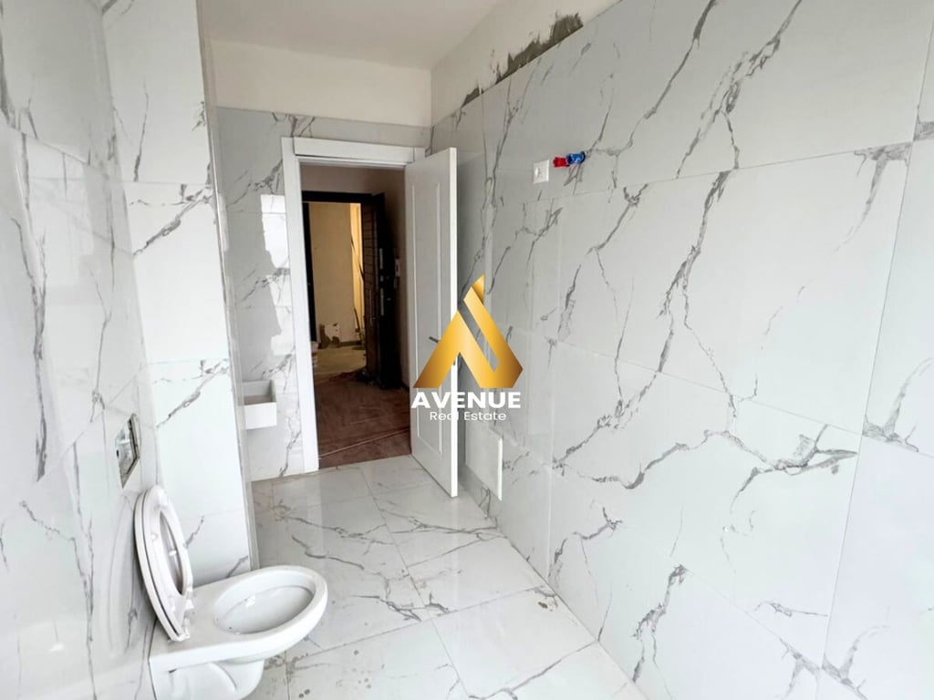 2+1+2 APARTMENT FOR SALE ON BULEVARD I RI, TRAIN STATION, TIRANA