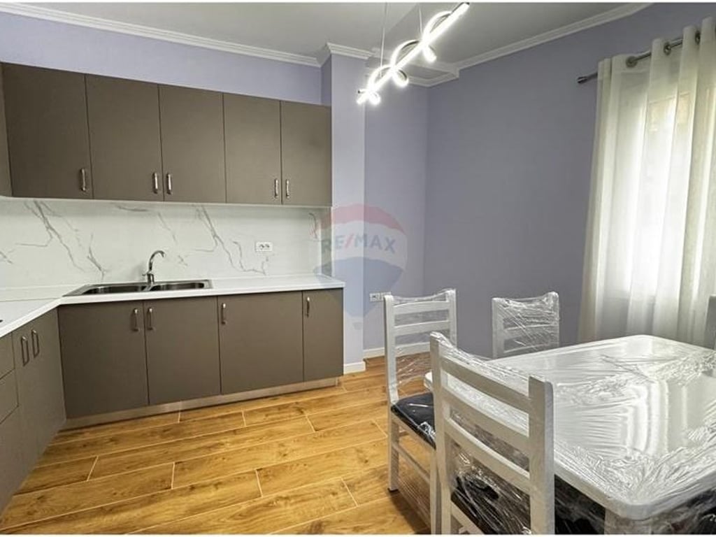 Apartament 3+1 per qira tek Kodra e Priftit!!!!