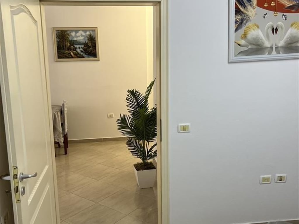 Jepet me qera apartament 2+1 ne Astir