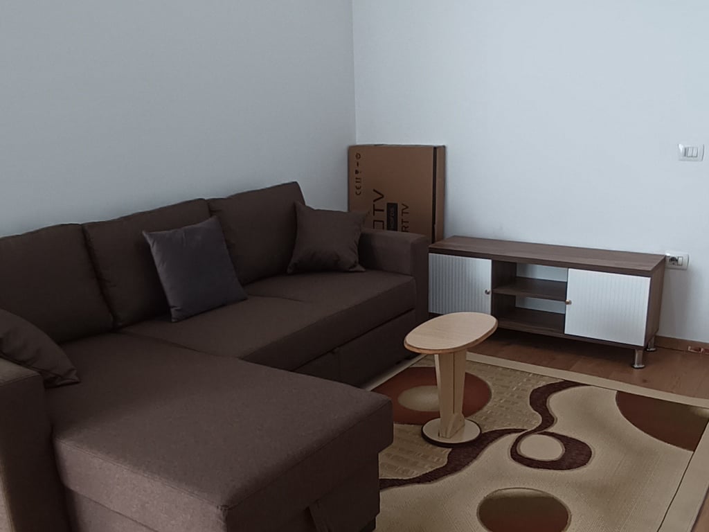 Jepet me qera apartament 1+1 ,Kryqezimi i Farmacise 10(rruga e dibres) Çmimi: 50.000Leke te reja