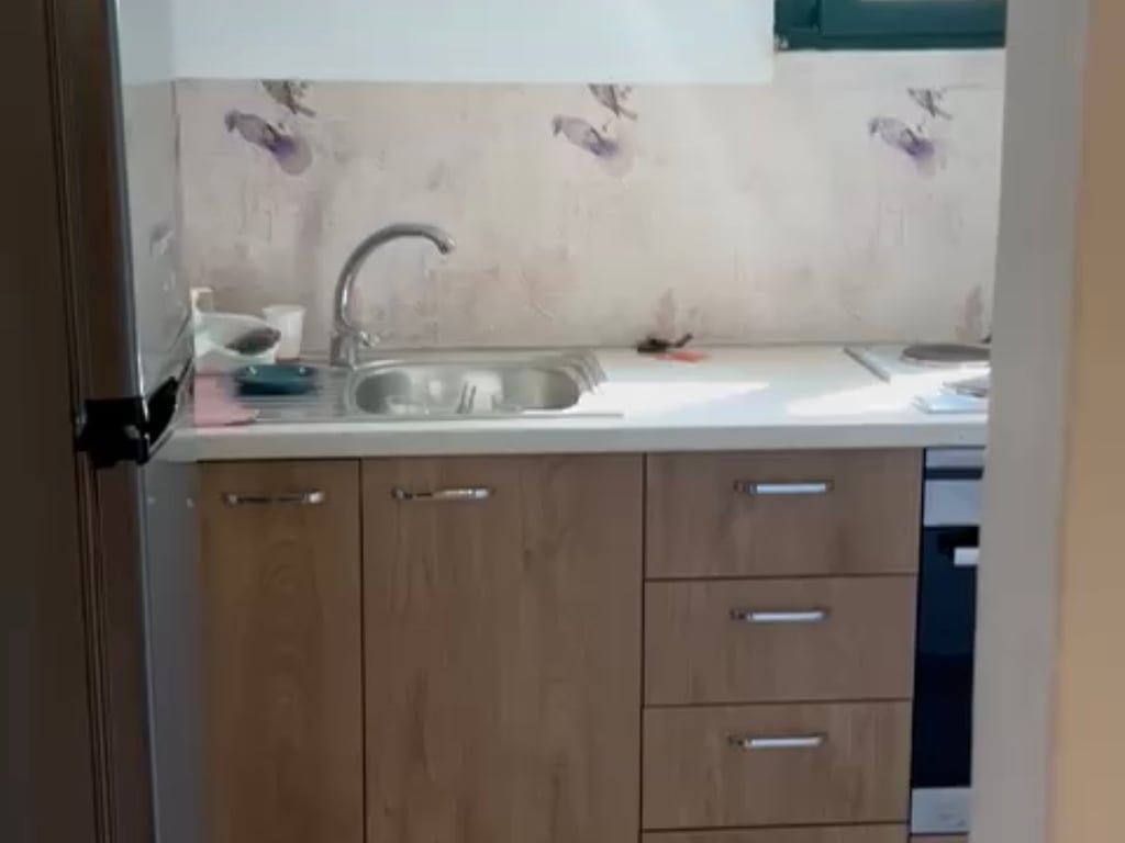 si affitta una casa indipendente con giardino a Fresk, vicino alla funivia, supermercato Bora.