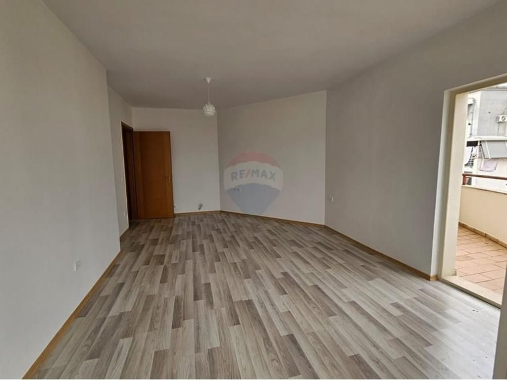 2+1 apartment for sale in Yzberisht!