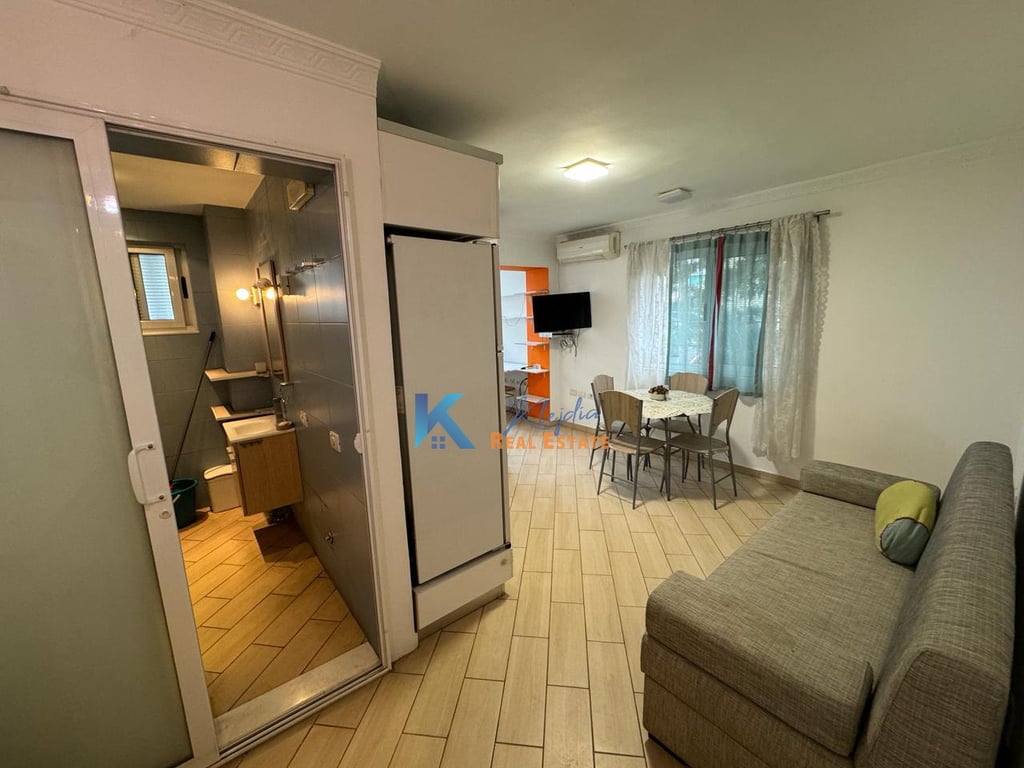 1+1 per SHITJE ne Vasil Shanto, afer shkolles