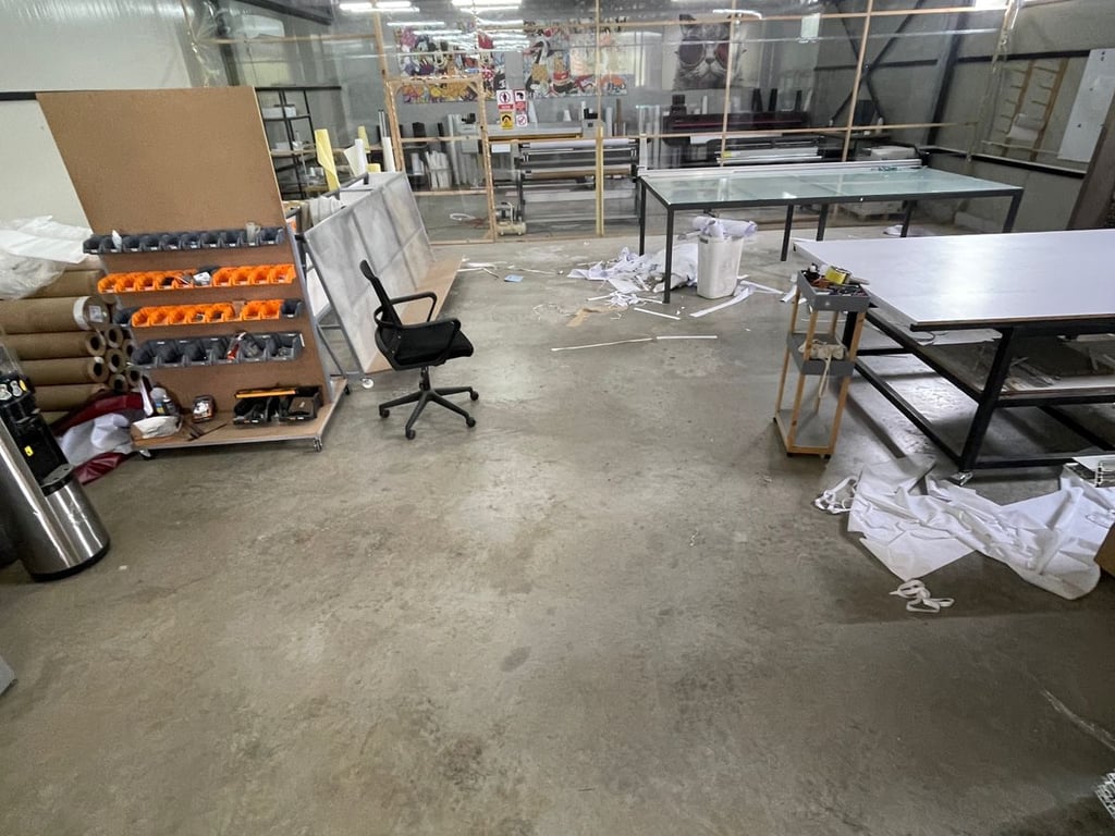 A warehouse is for rent near Top Channel.