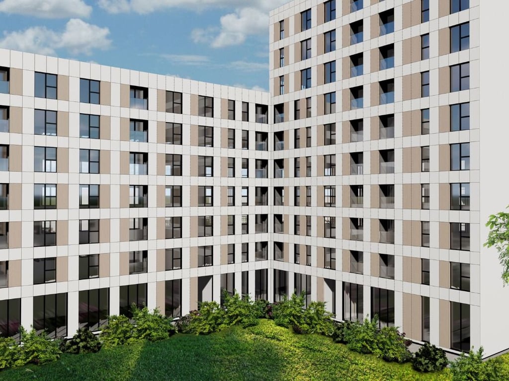 Offriamo un ampio e luminoso ambiente commerciale in affitto in uno dei quartieri più promettenti di Tirana, vicino al Bulevardit të Ri. Con una superficie lorda di 177 m2 (161 m2 netti).