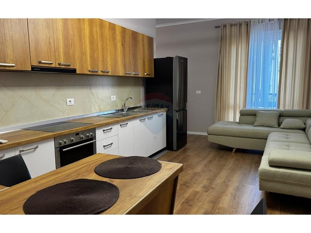 Jepet me qira apartament 1+1 ne Porcelan