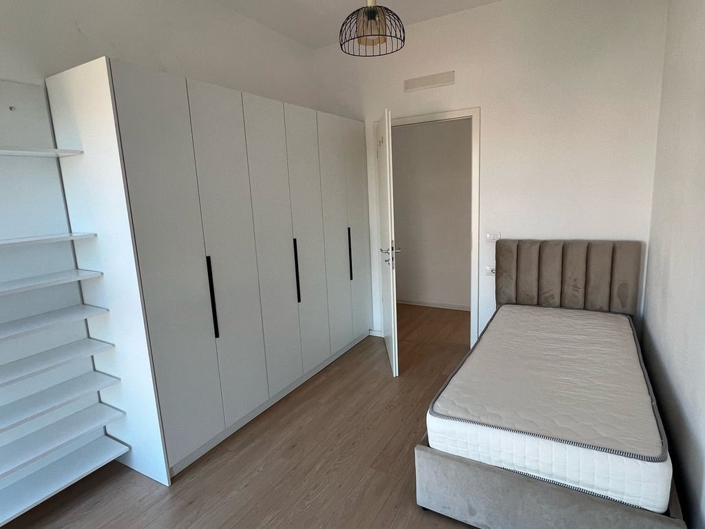 Affittasi appartamento 2+1+2 in Jordan Misja vicino al Bulevardit te Ri.