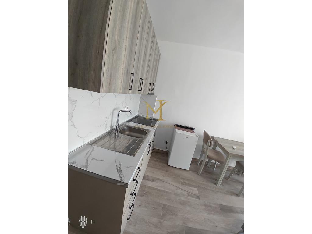 Affittasi monolocale in spiaggia vicino a La'Muse!!