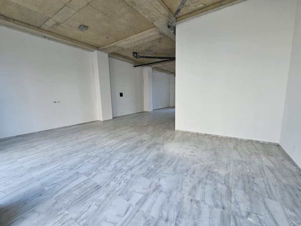 Ambiente Commerciale in Affitto!