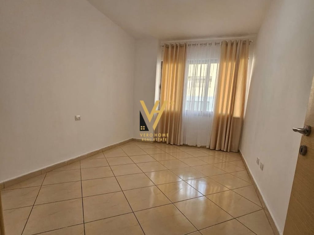 JEPET APARTAMENT 2+1+2 ME QERA NE ASTIR 40.000 LEKE