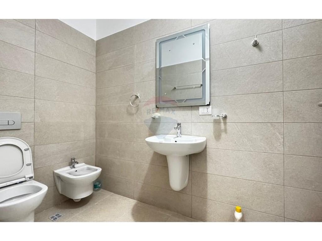 Jepet me qira apartament 1+1 ne Porcelan