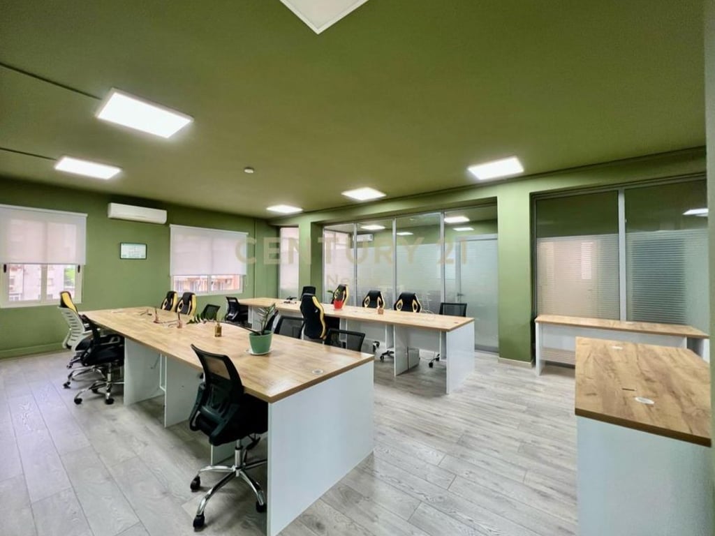 🏙️ Ambient Zyrash me Qira në Bllok – 300 m² Modernitet dhe Komoditet