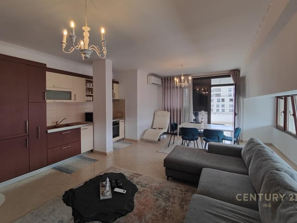 ✨ Apartament 2+1+2 me Verandë për Qira – Myslym Shyri, Tiranë