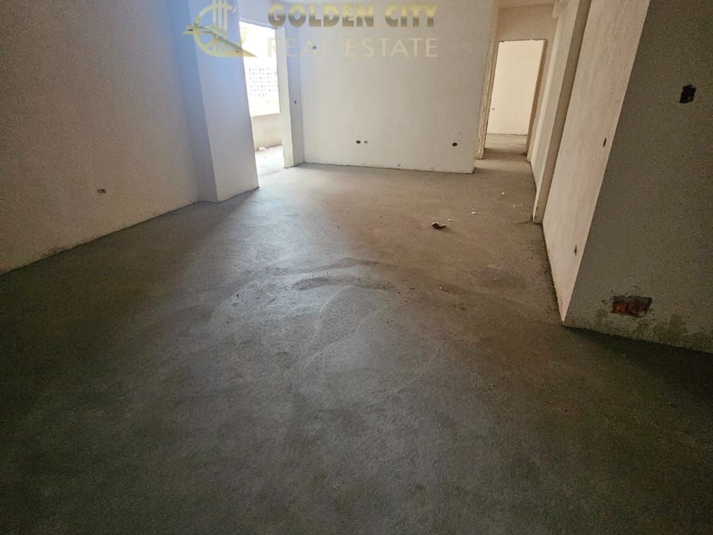 Shitet apartament 2+1+2 Golem